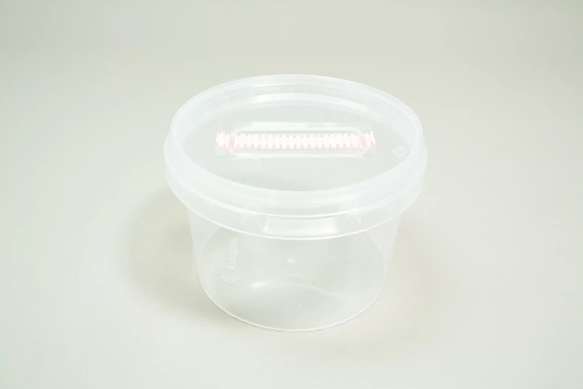 Mycrobox Polypropylene plant tissue Container with air filter | Reusable | O118/80 2 Clear polypropylene Mycrobox Polypropylene plant tissue Container with air filter O118/80 with a lidded top featuring a rectangular air filter.